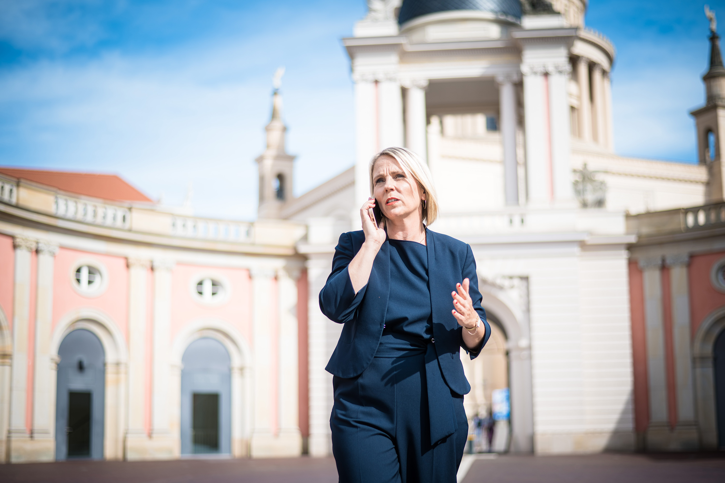 Businessportrait-Politikerin-Katja-Poschmann-Pressefoto-Berlin-02.jpg