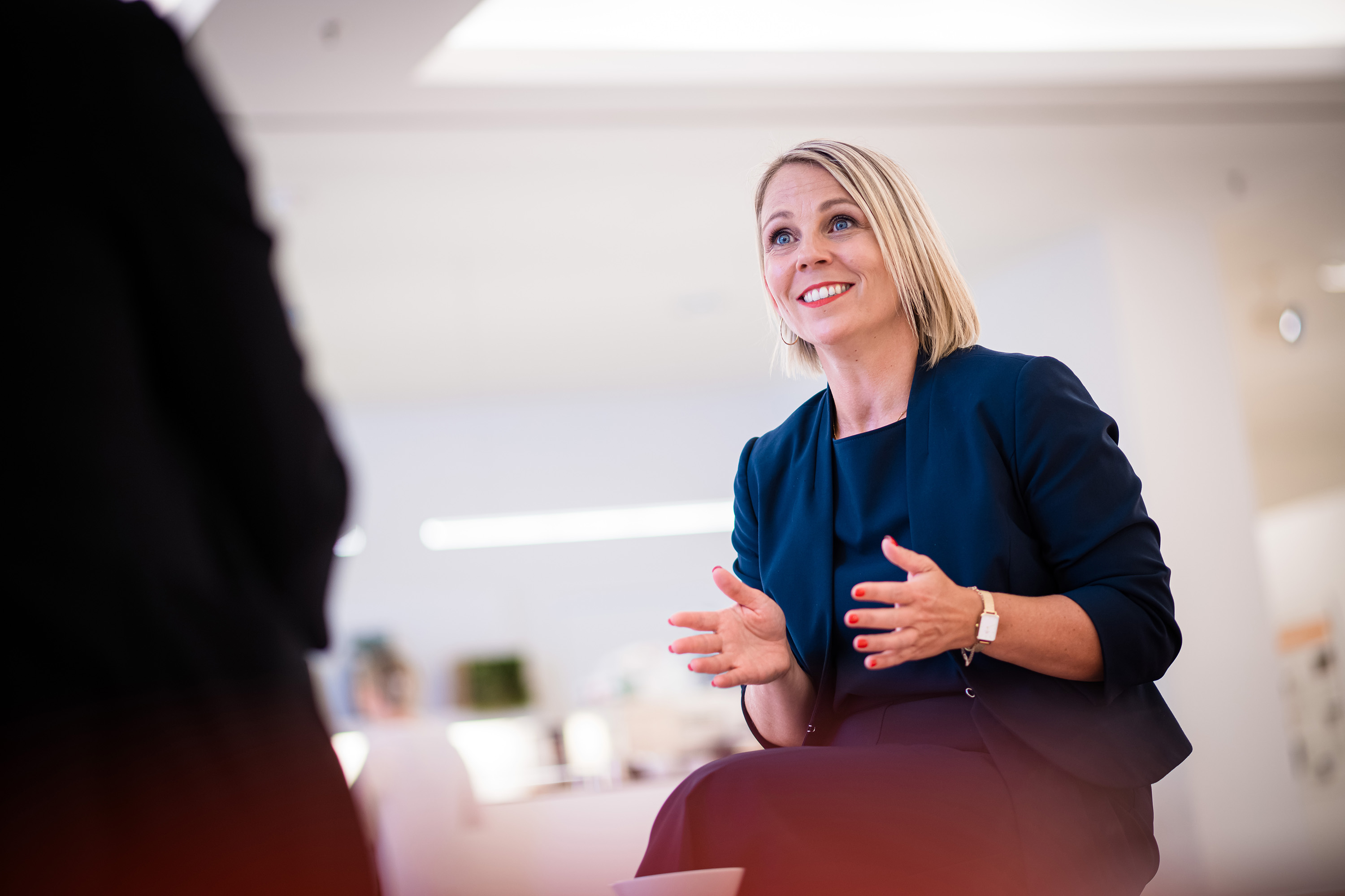 Businessportrait-Politikerin-Katja-Poschmann-Pressefoto-Berlin-04.jpg